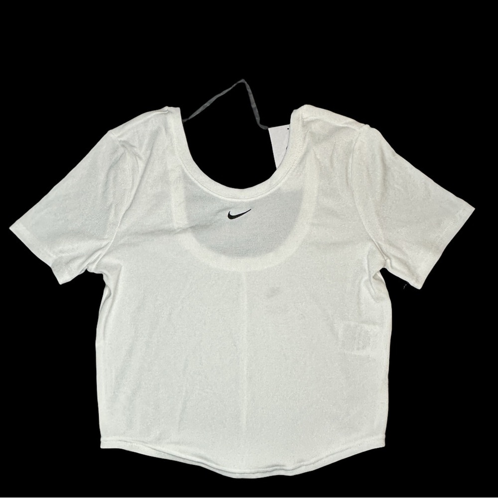 Nike White Scoop Neck Cropped Tee Shirt Women’s M